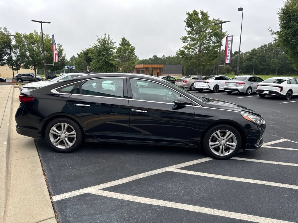 Used 2018 Hyundai Sonata Limited w/ Cargo Package FWD image 4