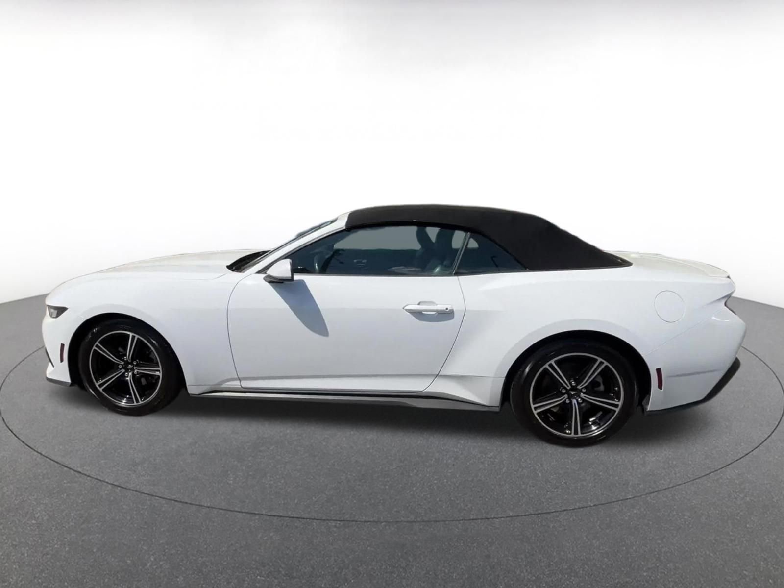 Used 2024 Ford Mustang Premium image 9