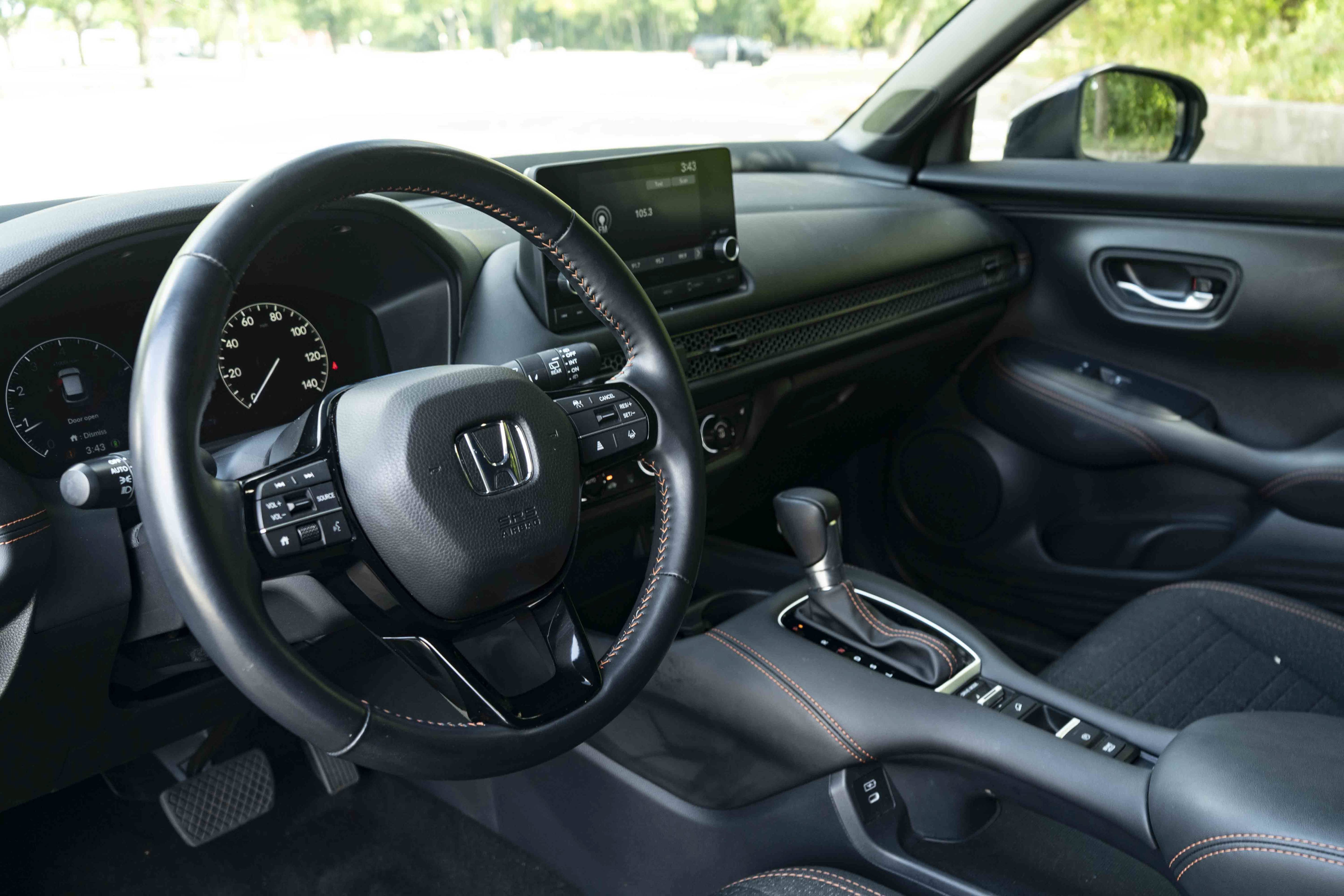 Used 2025 Honda HR-V Sport image 16