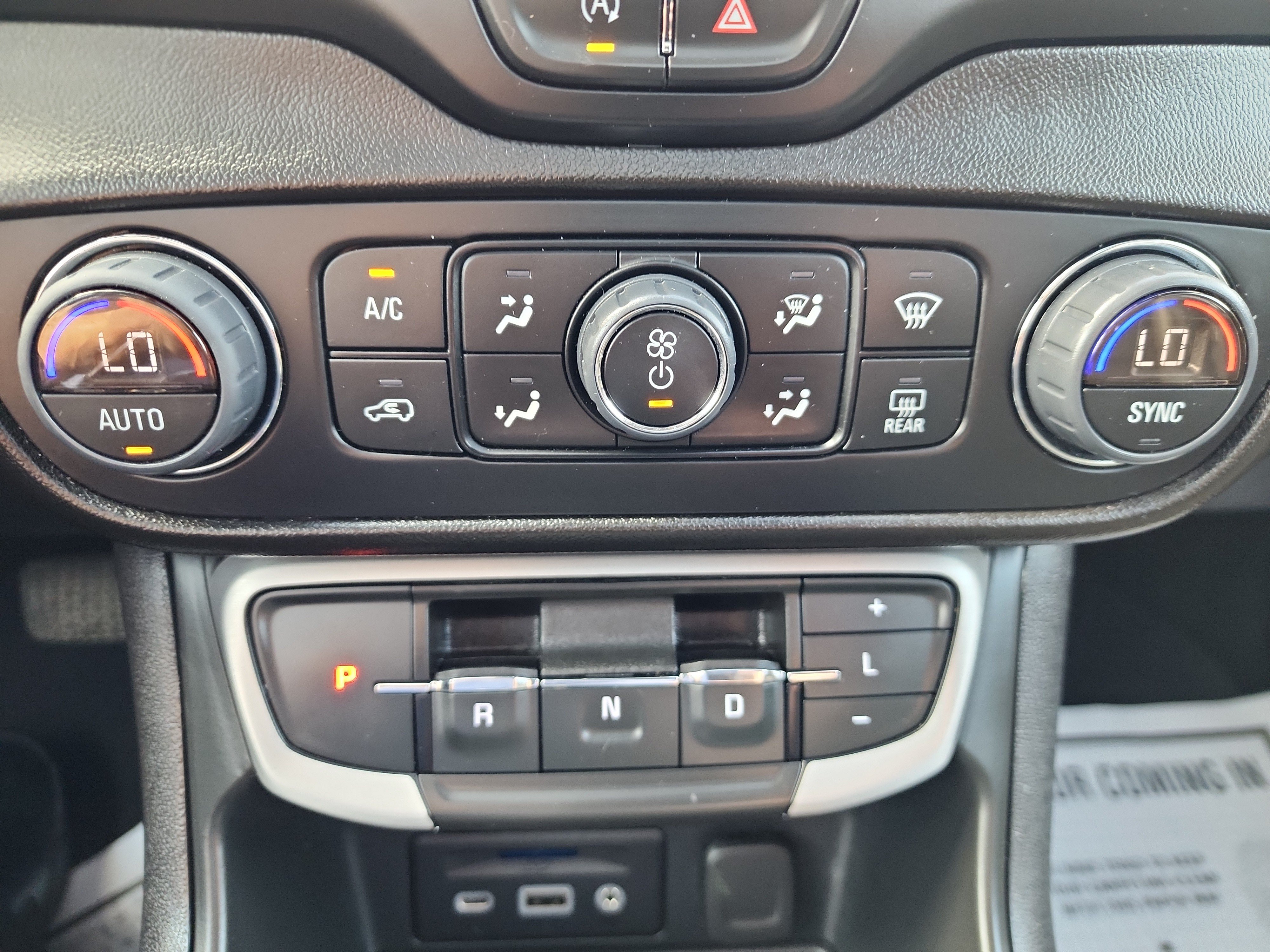 Certified 2023 GMC Terrain SLT w/ Elevation Edition AWD/4WD image 19