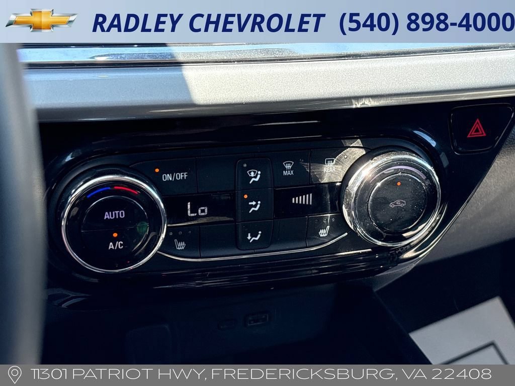 Certified 2025 Chevrolet Trax LT w/ LT Convenience Package FWD image 10