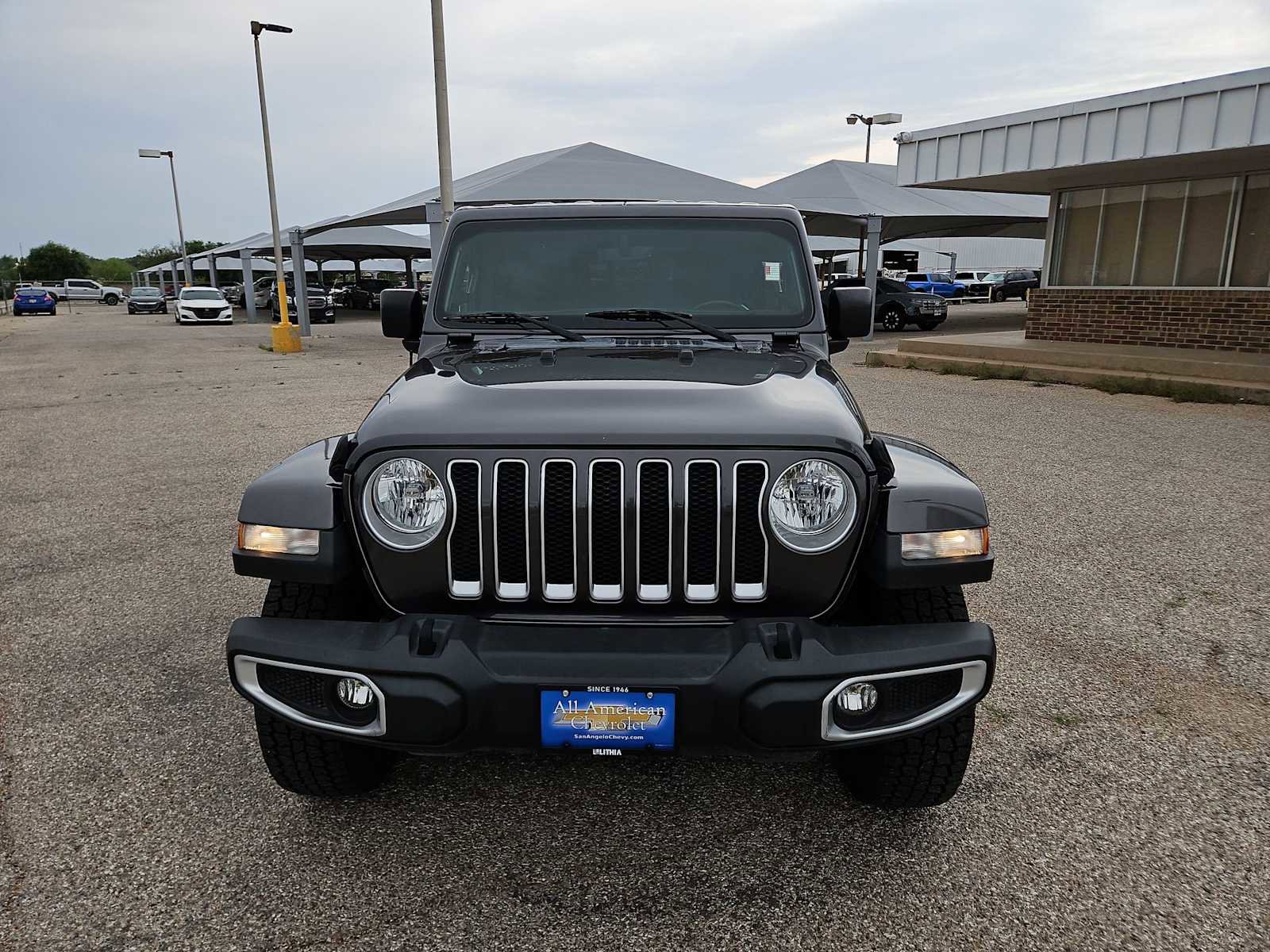 Used 2020 Jeep Wrangler Unlimited Sahara AWD/4WD image 3