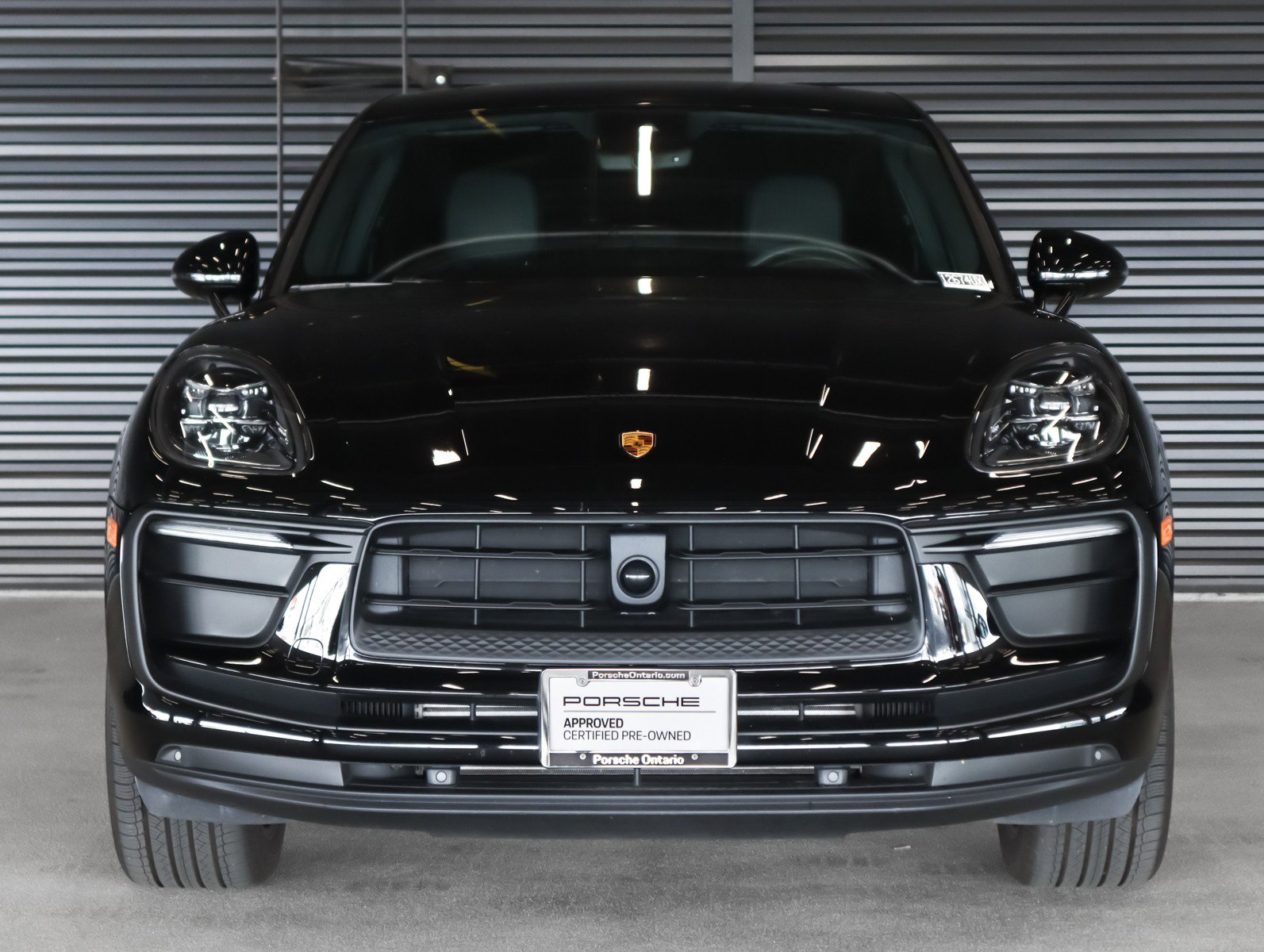 Certified 2023 Porsche Macan AWD/4WD image 8