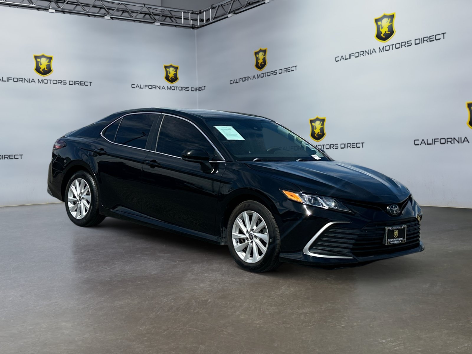 Used 2022 Toyota Camry LE FWD image 7