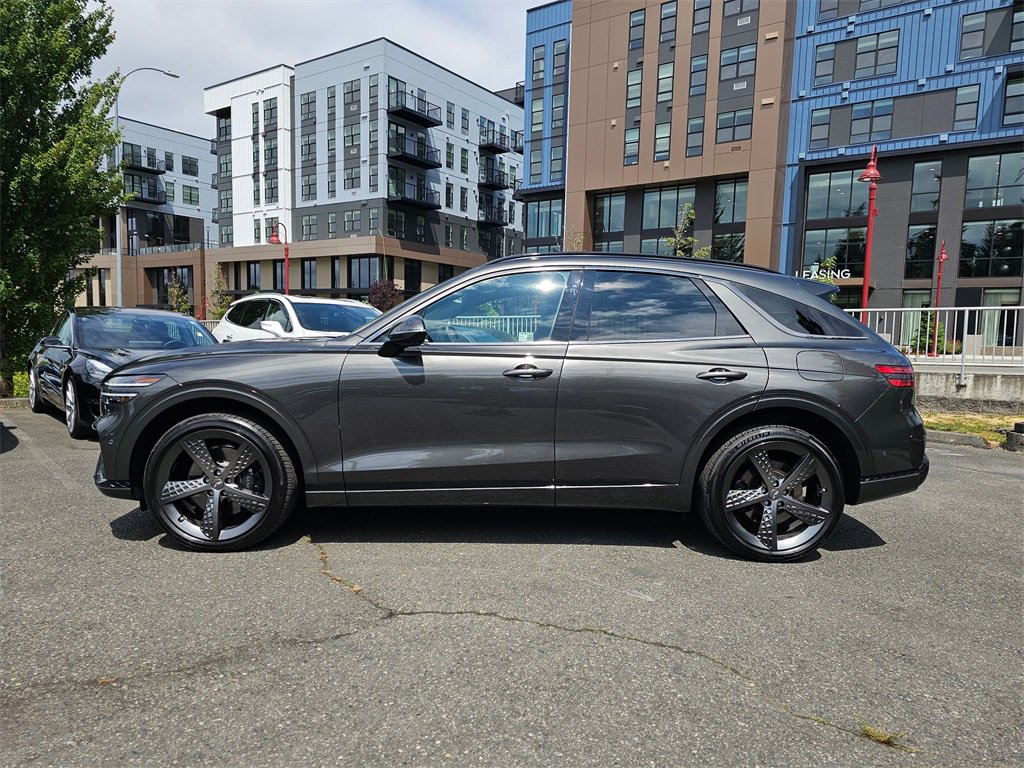 Used 2025 Genesis GV70 3.5T Sport w/ Sport Advanced Package image 4