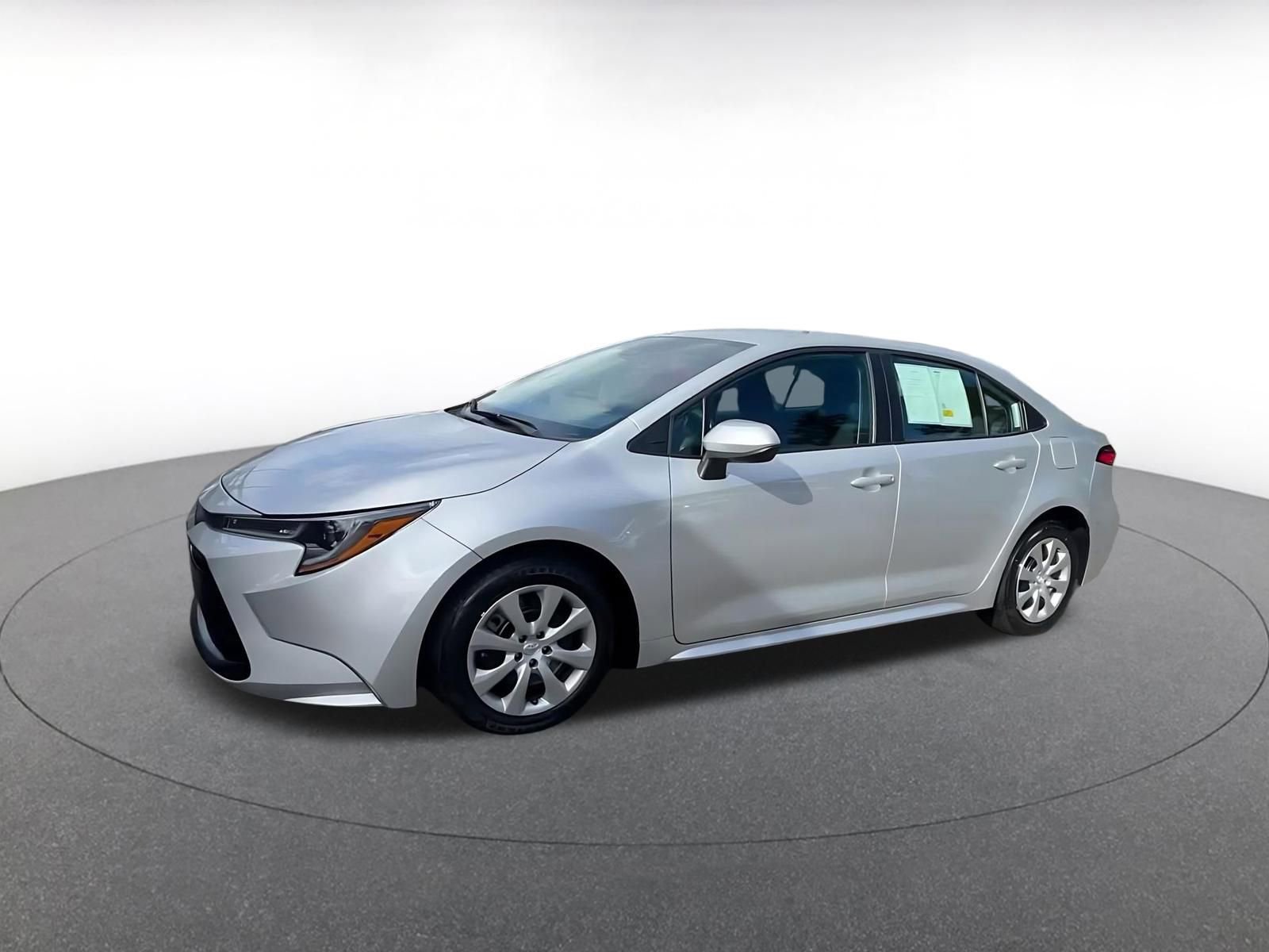 Used 2025 Toyota Corolla LE image 8