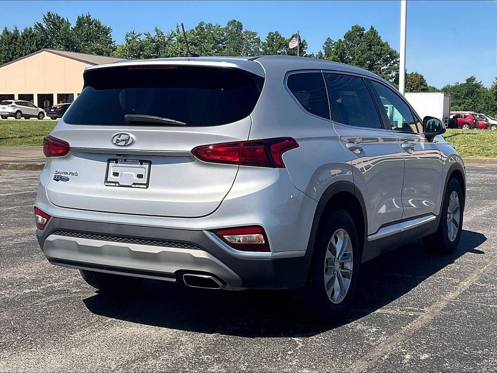 Used 2019 Hyundai Santa Fe SE FWD image 2