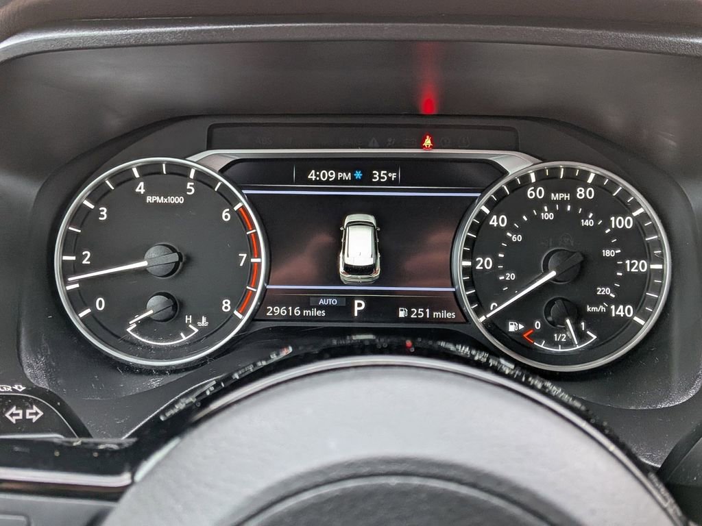 Used 2023 Nissan Rogue SV image 12