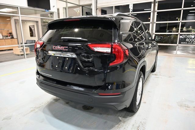 Used 2022 GMC Terrain SLE w/ Driver Convenience Package image 5