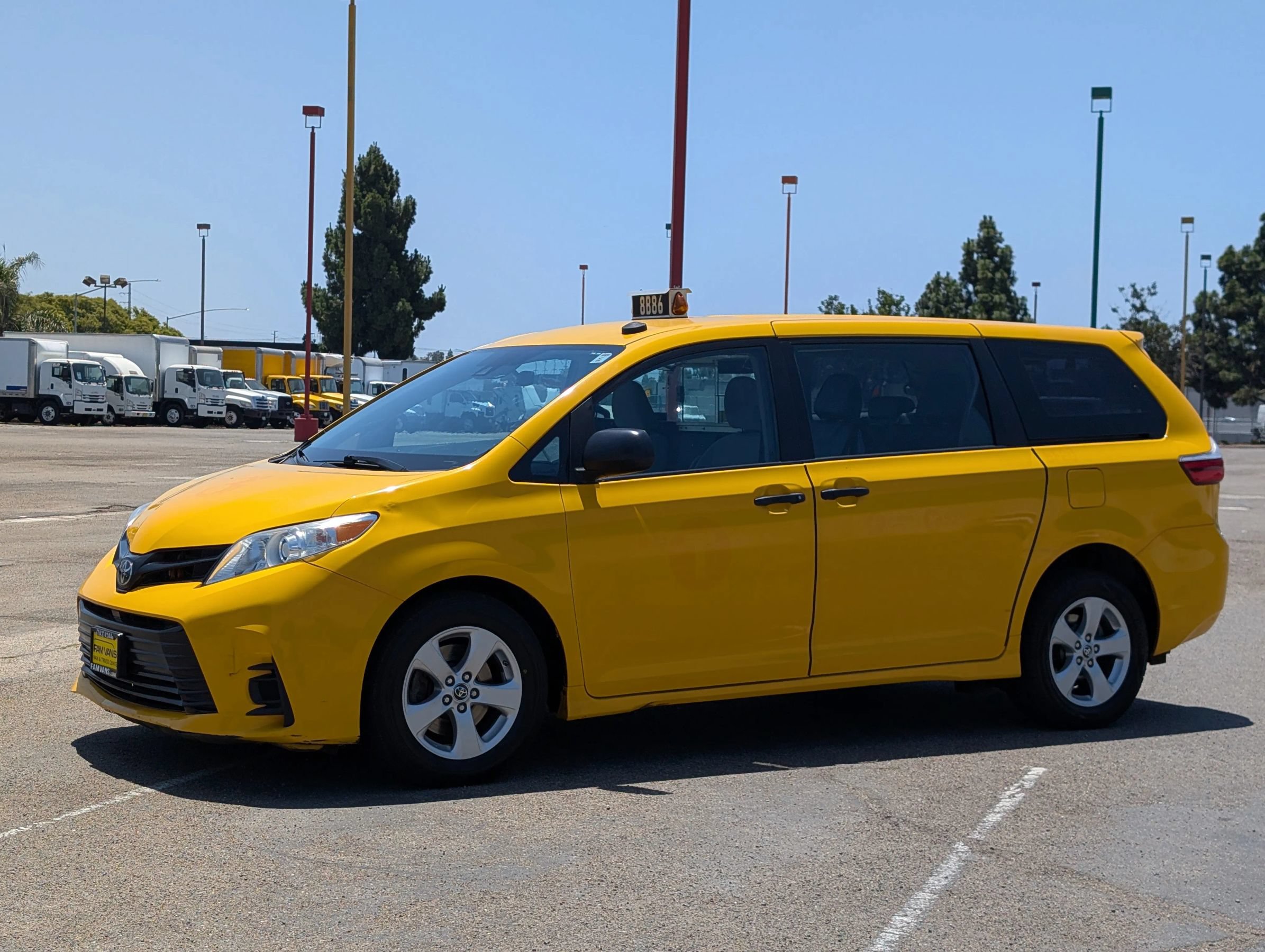 Used 2018 Toyota Sienna L FWD image 4