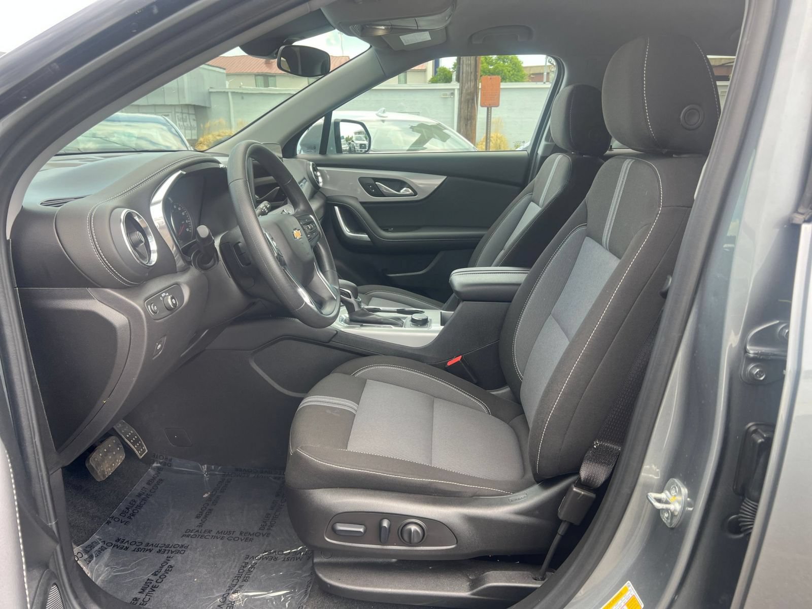 Used 2025 Chevrolet Blazer LT FWD image 37