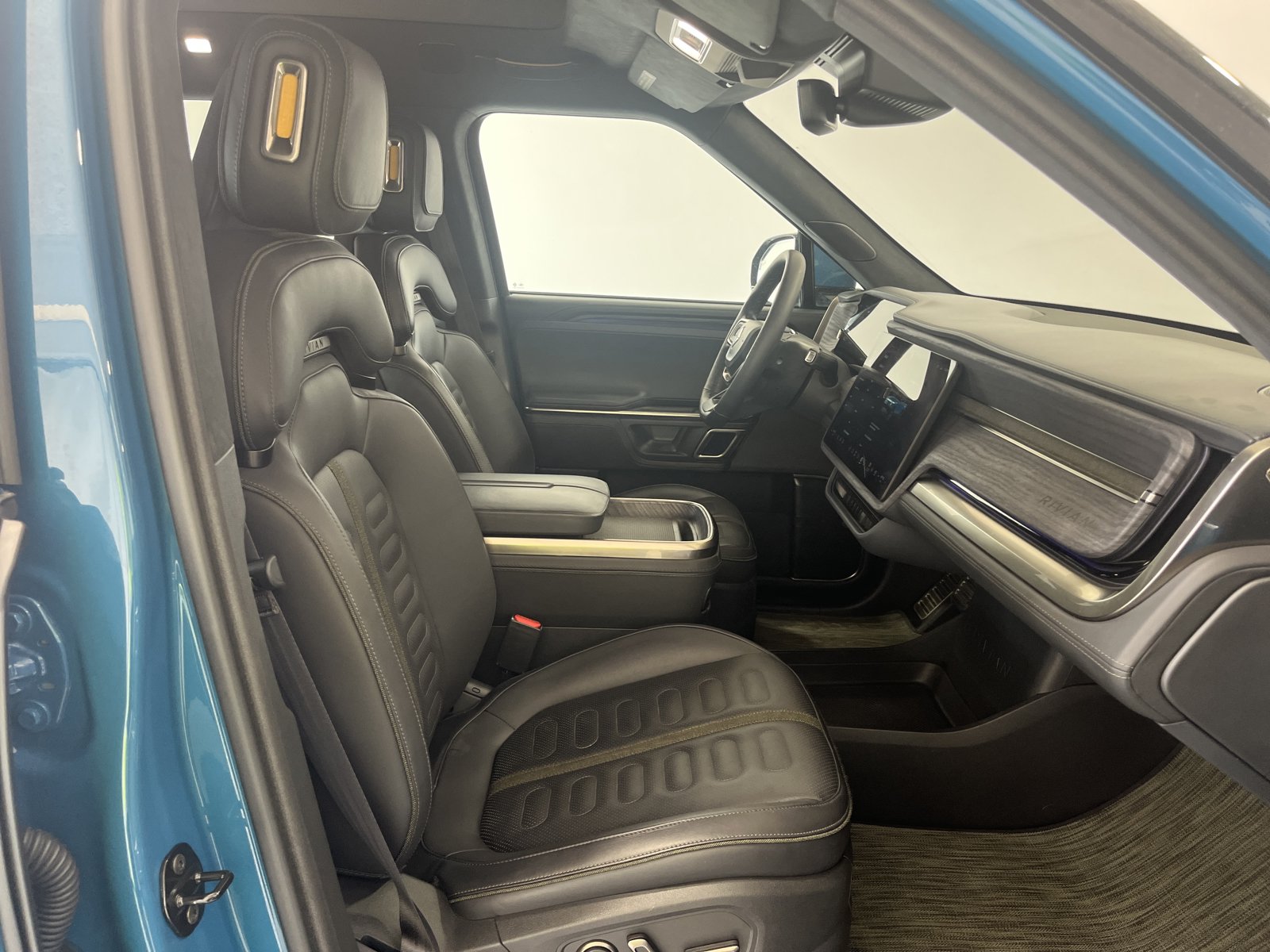 Used 2024 Rivian R1T Adventure AWD/4WD image 23