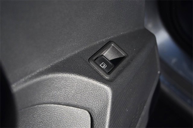 Certified 2023 Volkswagen Taos SE image 9