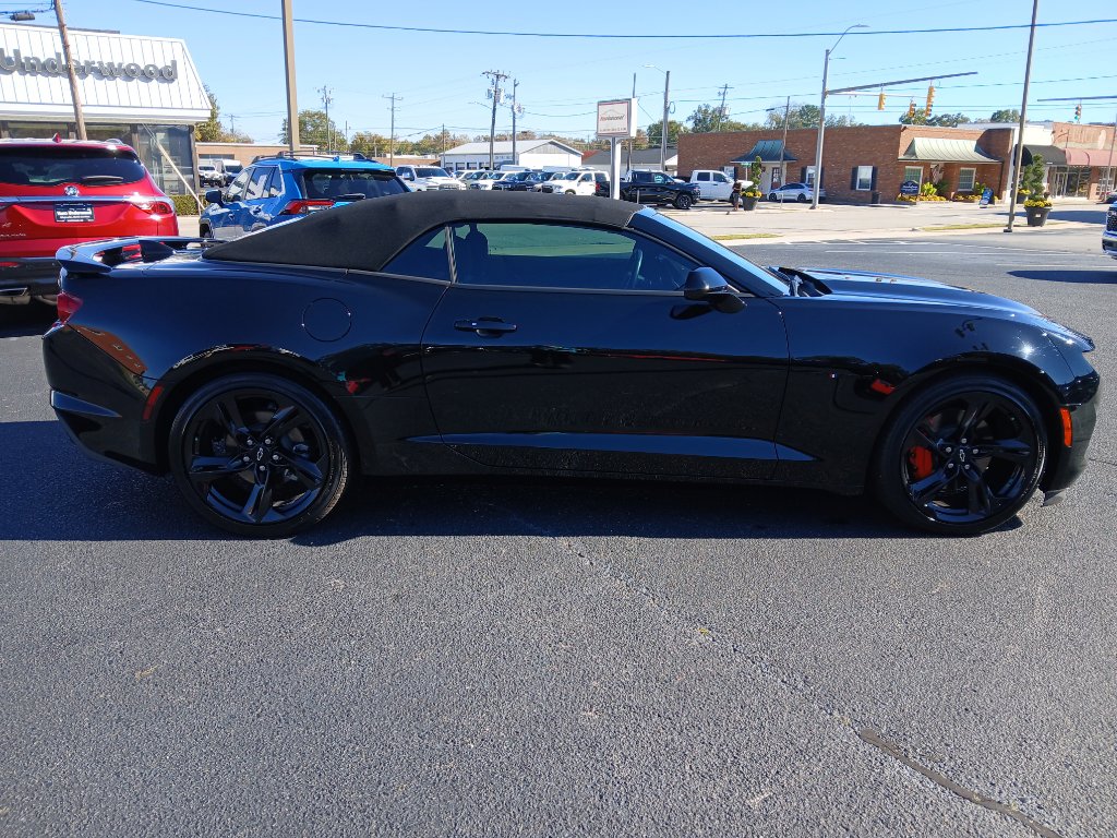 Used 2024 Chevrolet Camaro LT w/ Technology Package image 2