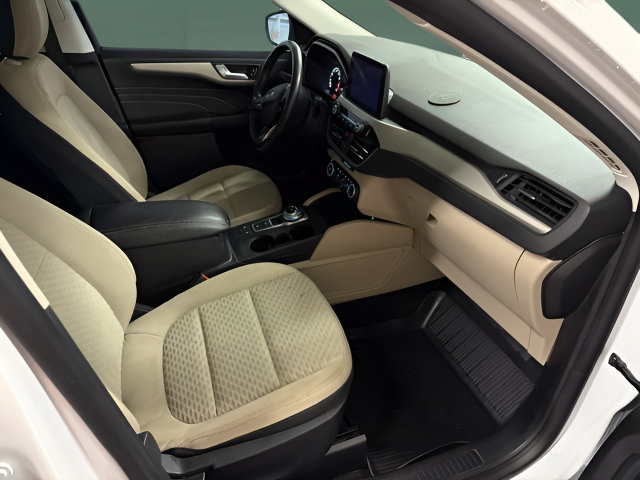 Used 2021 Ford Escape SE w/ Cold Weather Package FWD image 14