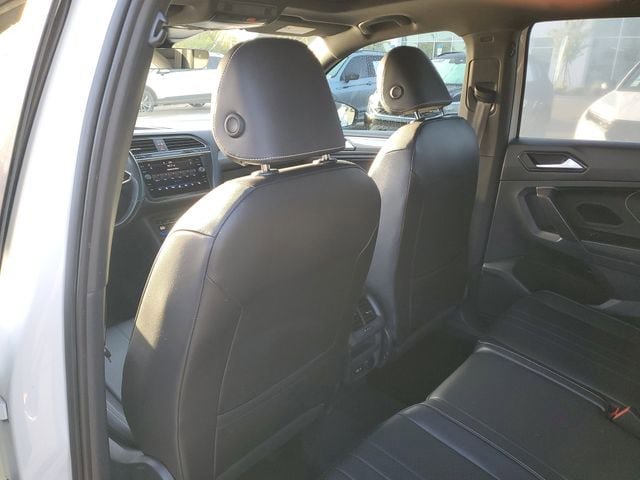 Certified 2024 Volkswagen Tiguan SE R-Line image 10
