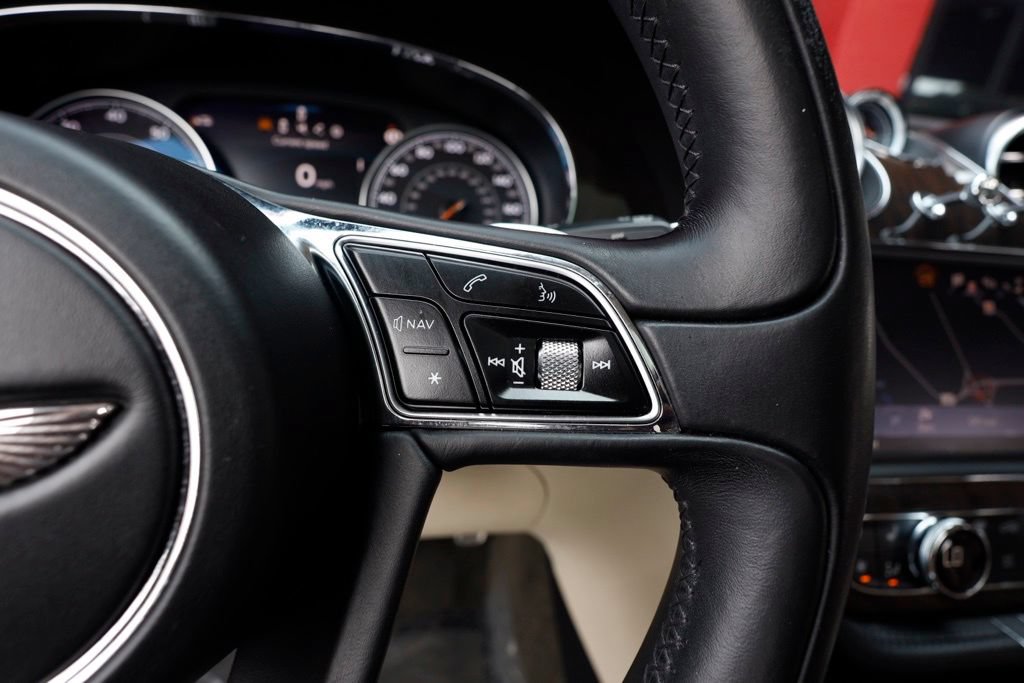 Used 2019 Bentley Bentayga AWD/4WD image 23