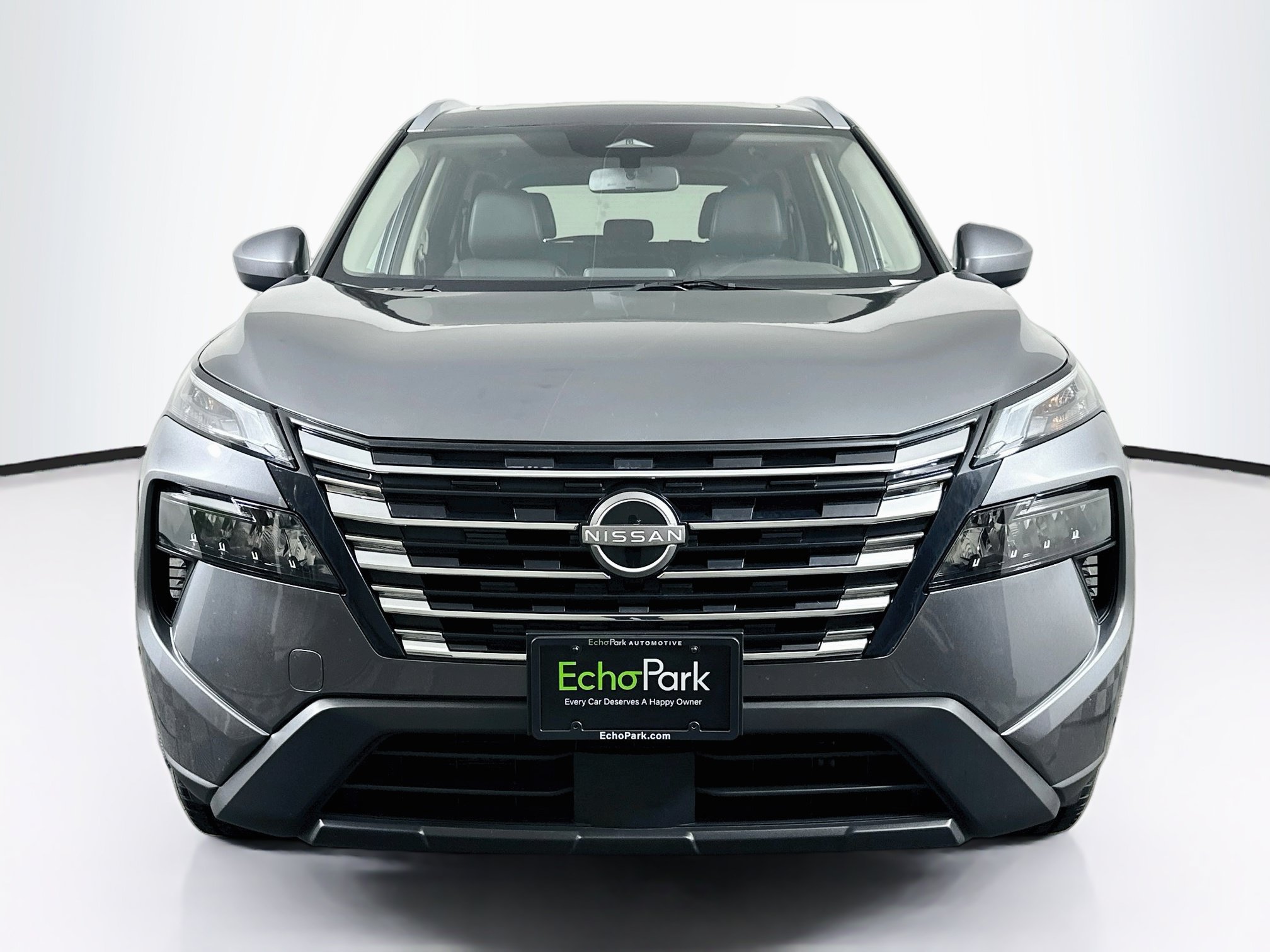 Used 2025 Nissan Rogue SV w/ SV Premium Package FWD image 2
