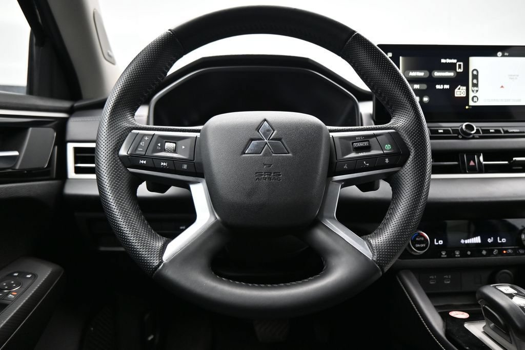 Used 2025 Mitsubishi Outlander SE AWD/4WD image 15
