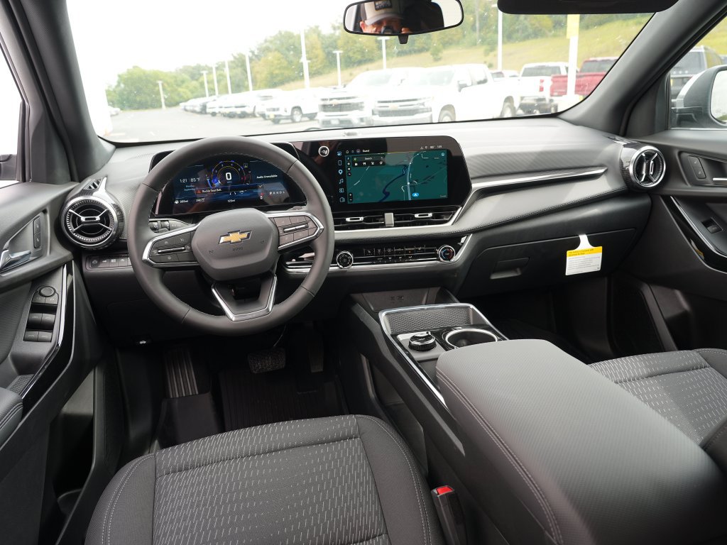 New 2027 Chevrolet Equinox LT w/ LPO, Floor Liner Package AWD/4WD image 17