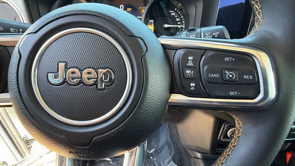 Used 2024 Jeep Wrangler Unlimited Sahara AWD/4WD image 20
