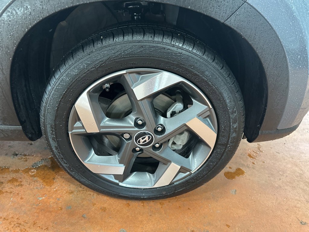 Certified 2025 Hyundai Venue SEL image 10