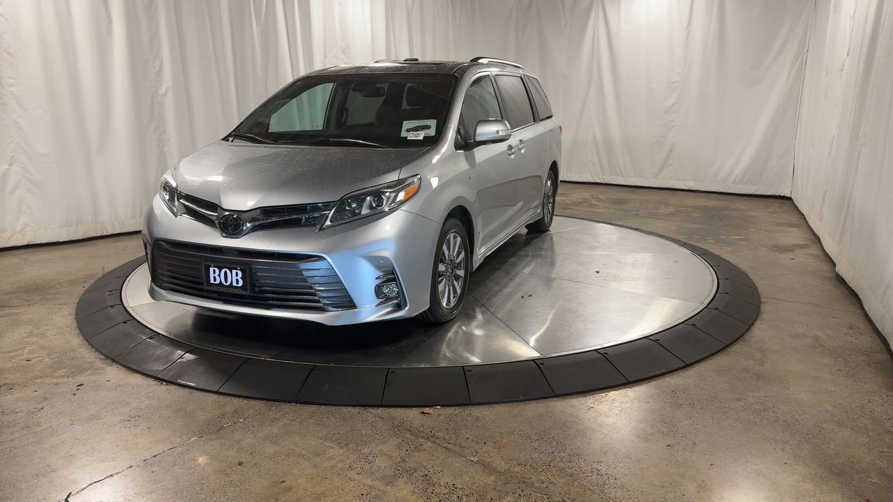 Used 2020 Toyota Sienna Limited image 4