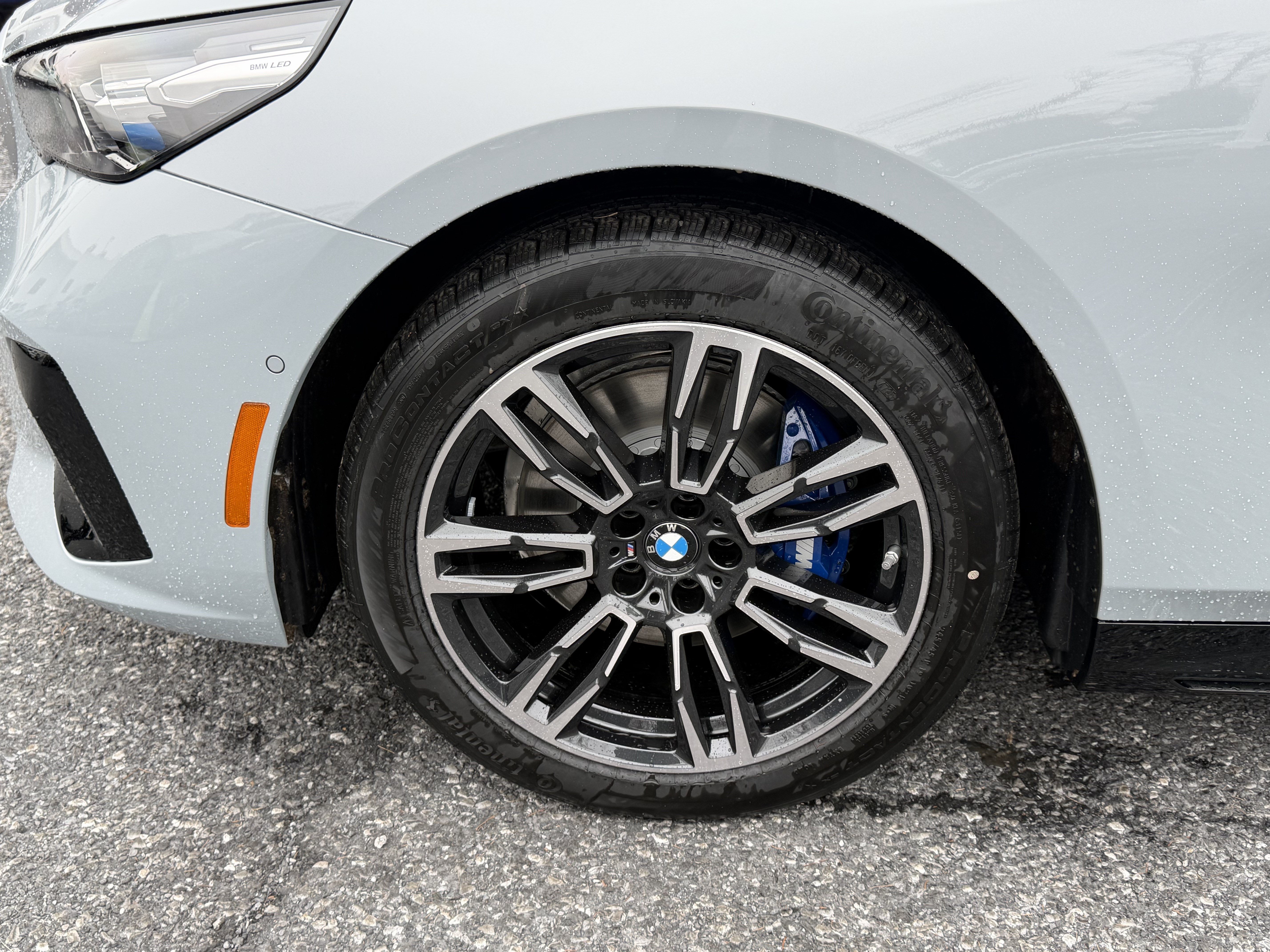 New 2026 BMW 530i xDrive w/ M Sport Package AWD/4WD image 7