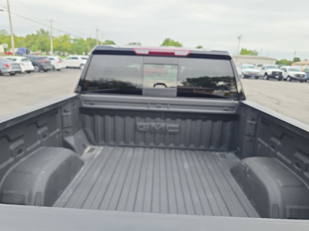 Used 2025 GMC Sierra 1500 Elevation w/ Elevation Premium Package AWD/4WD image 12