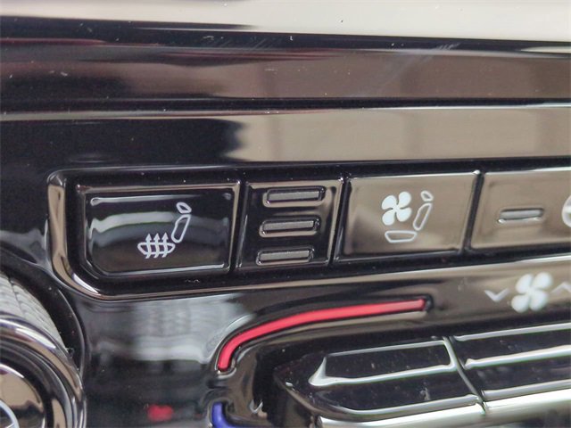 New 2025 Jeep Grand Cherokee Limited w/ Luxury Tech Group II image 24