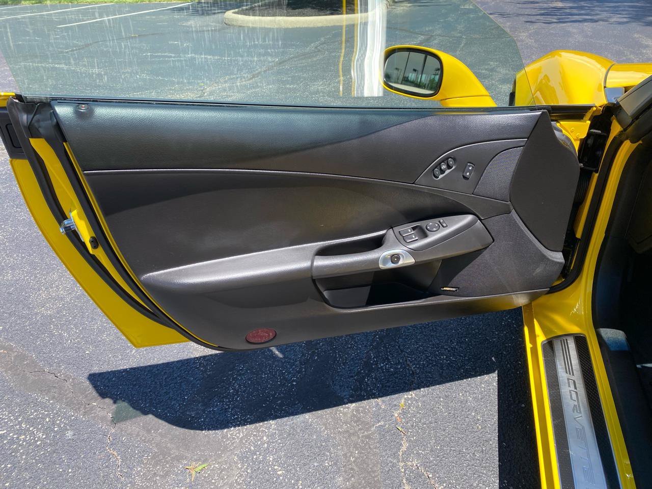 Used 2007 Chevrolet Corvette Z06 w/ Preferred Equipment Group RWD image 11