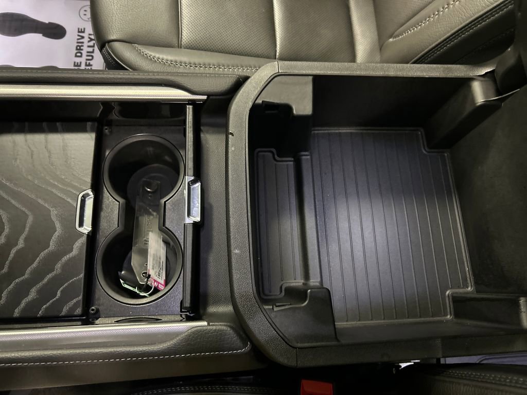 Used 2024 GMC Yukon XL Denali image 20