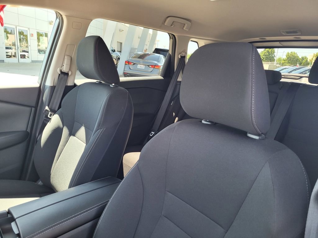 Used 2025 Nissan Rogue S FWD image 11