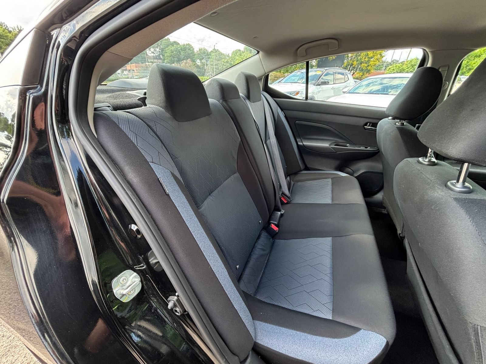 Used 2025 Nissan Versa SV FWD image 35