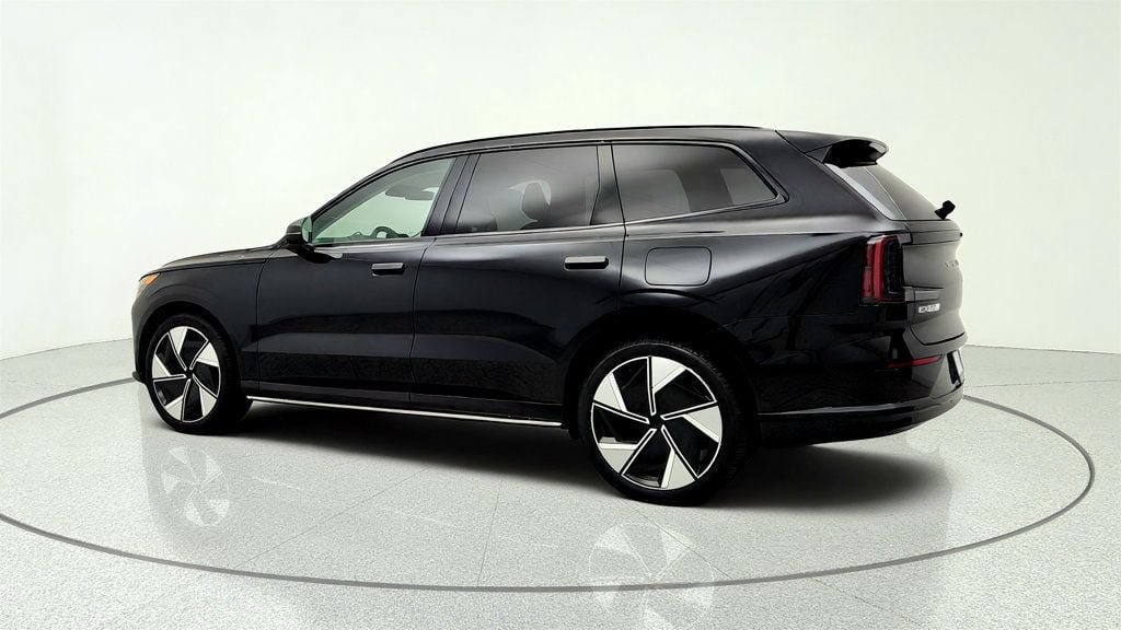 Used 2025 Volvo EX90 Ultra AWD/4WD image 7