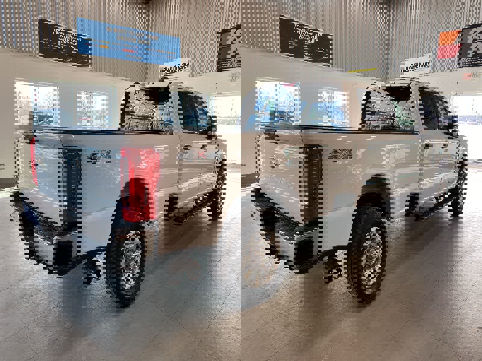 Used 2024 Ford F350 XLT image 5