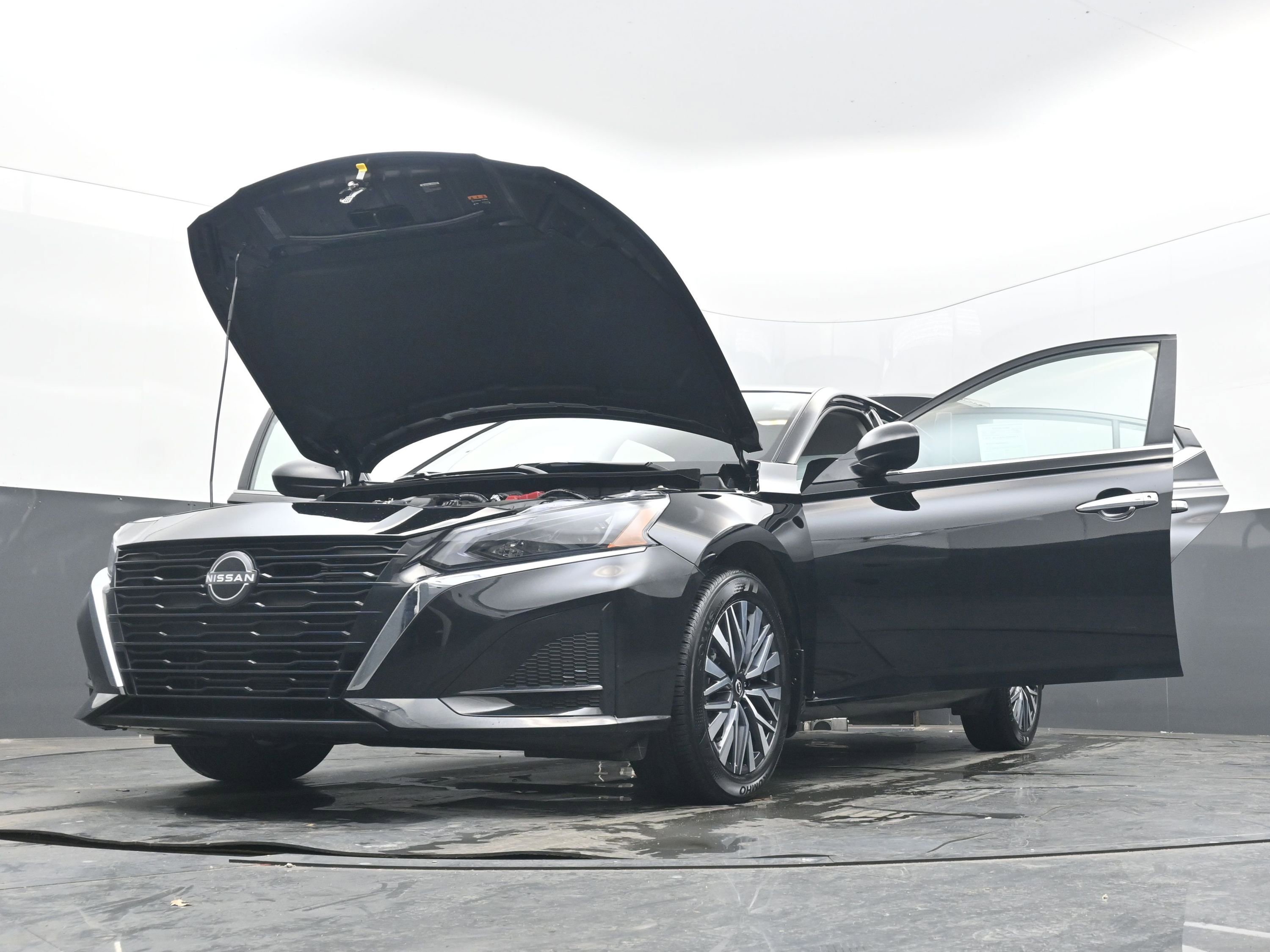 Certified 2025 Nissan Altima 2.5 SV image 40