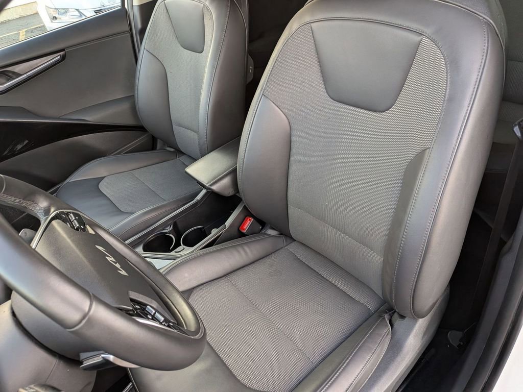 Used 2023 Kia Niro Wind image 15