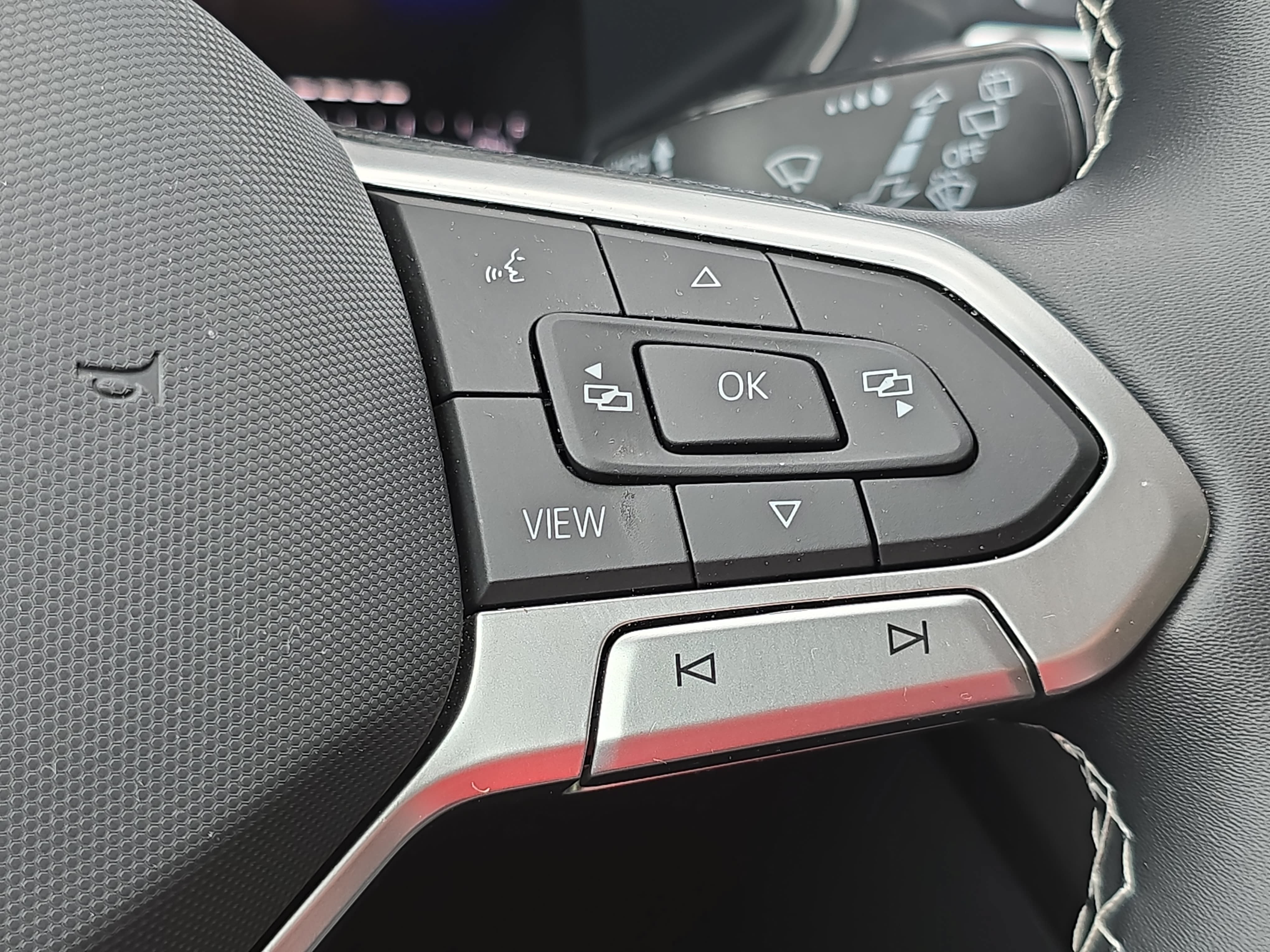 Certified 2023 Volkswagen Tiguan S FWD image 18