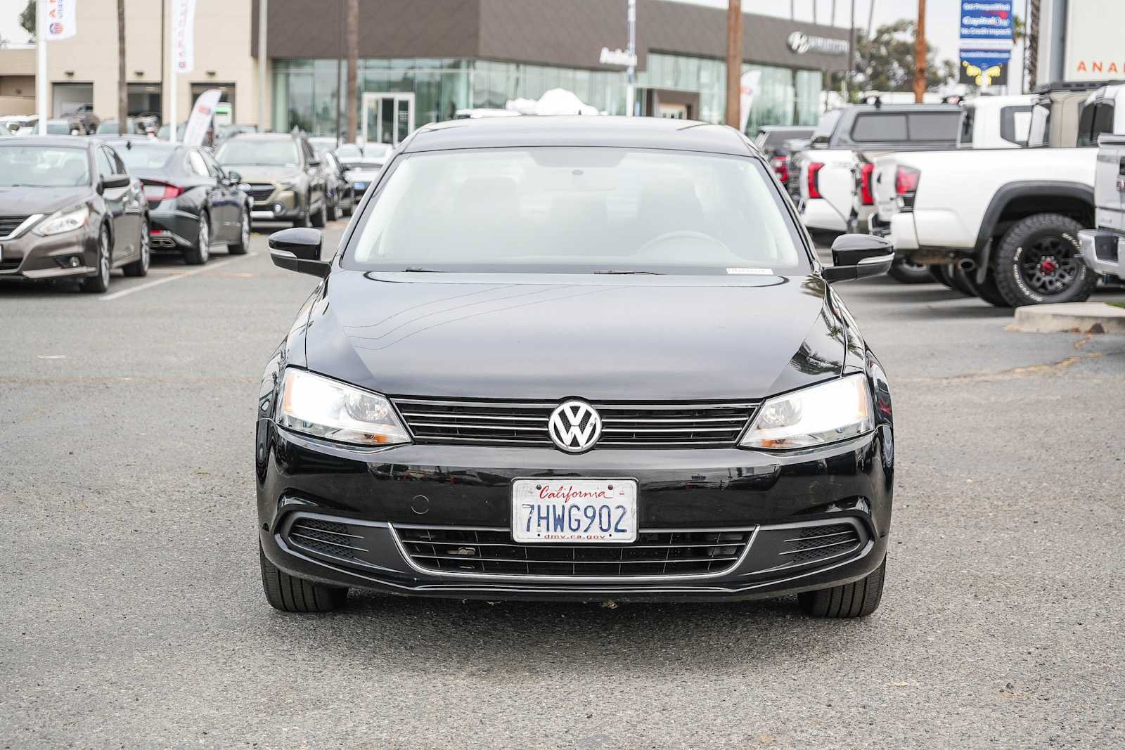 Used 2014 Volkswagen Jetta SE FWD image 2