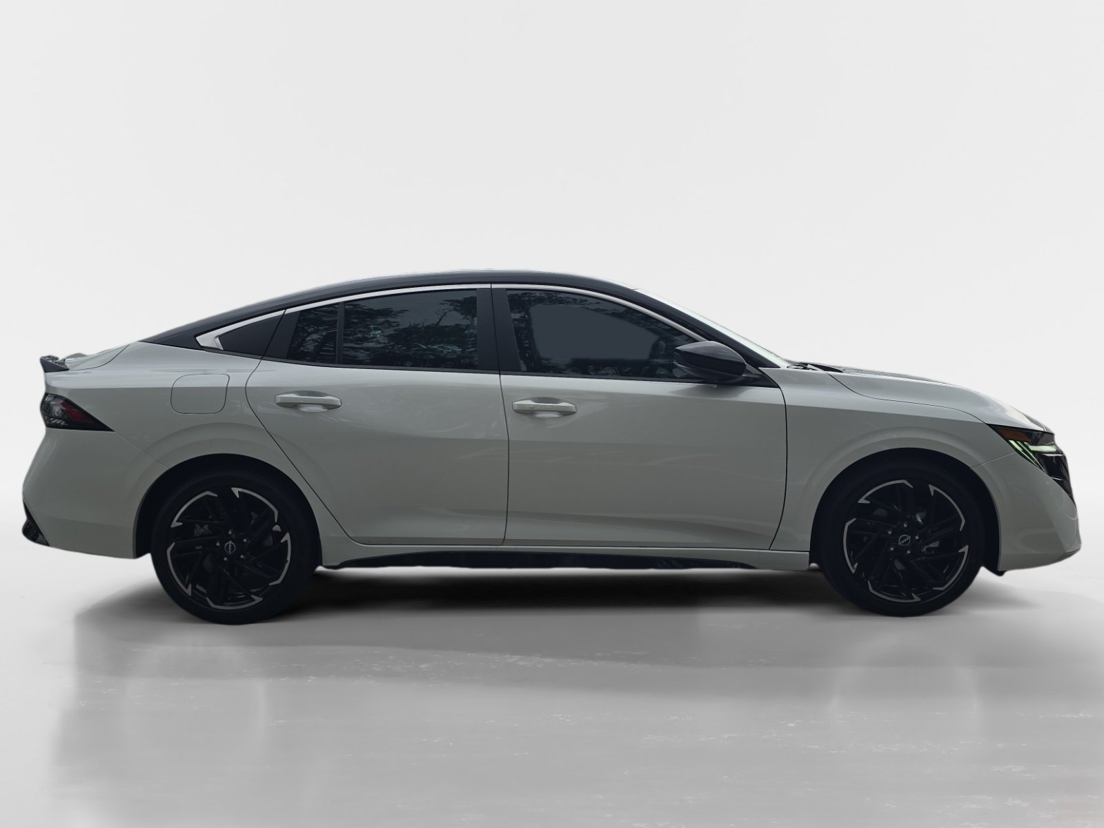 New 2026 Nissan Sentra SR w/ Floor Mat Package FWD image 7
