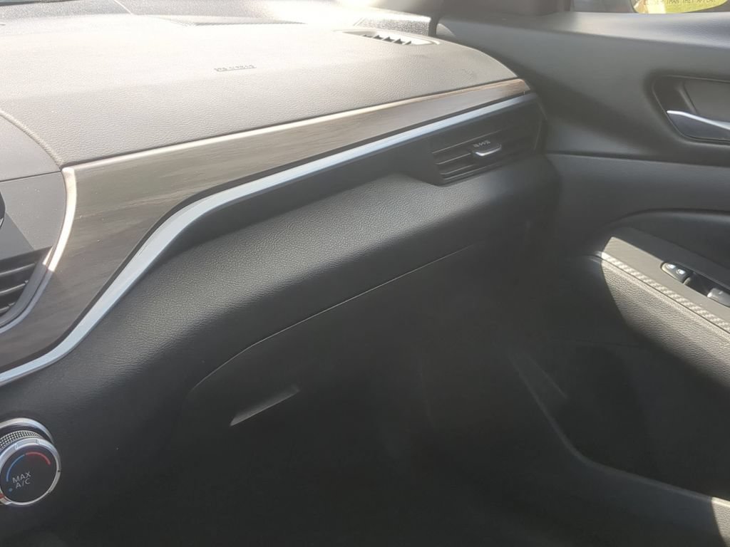 Used 2025 Nissan Altima 2.5 SV FWD image 23