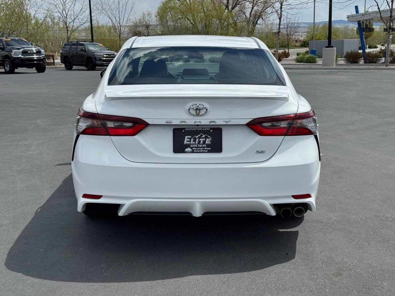 Used 2024 Toyota Camry SE FWD image 7