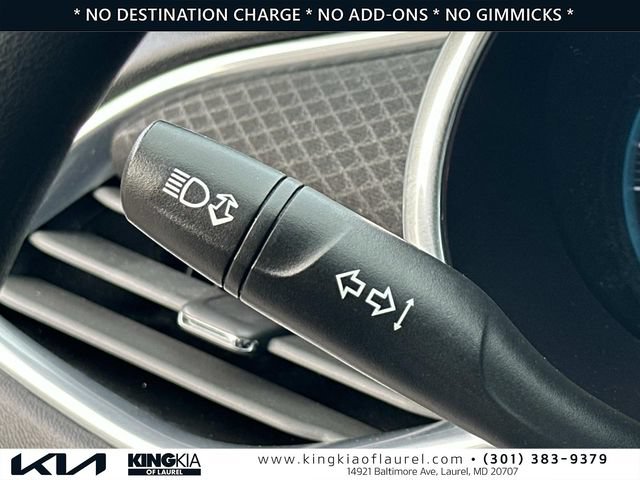 Used 2020 Chevrolet Malibu LT FWD image 11