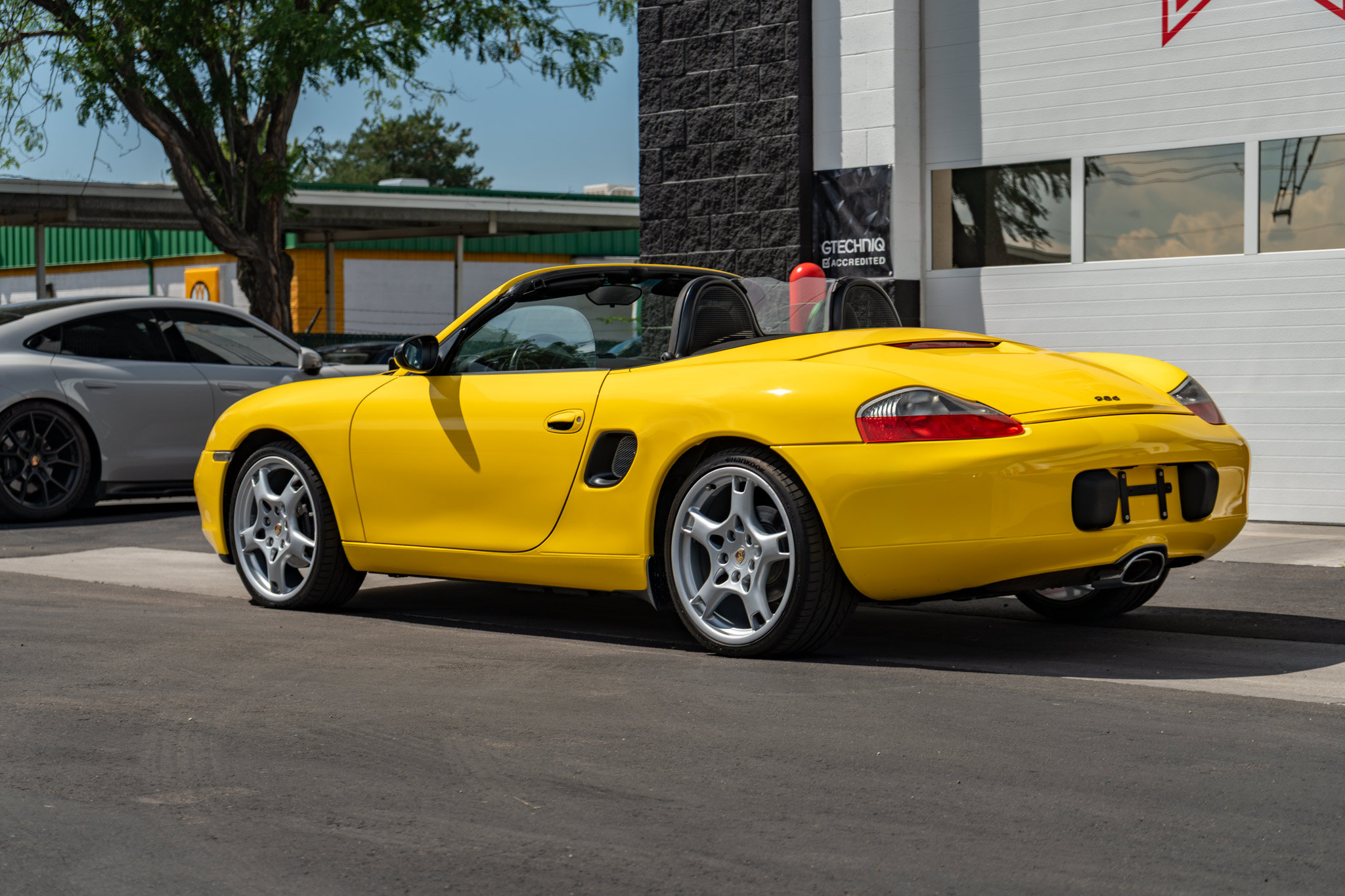 Used 1998 Porsche Boxster RWD image 22