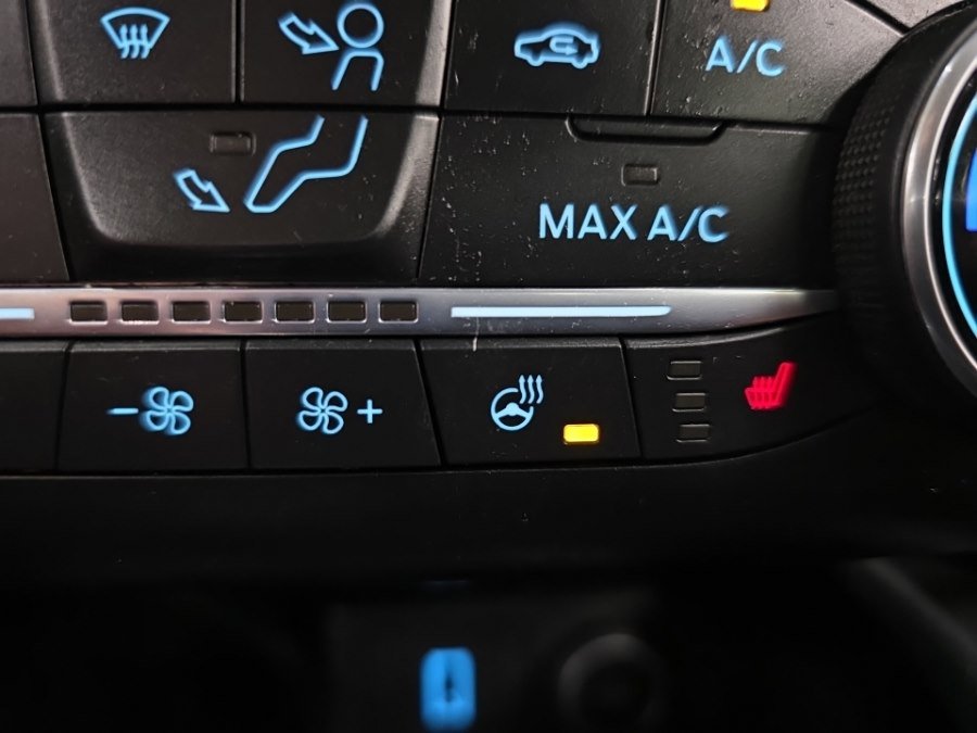 Used 2020 Ford Escape Titanium image 20