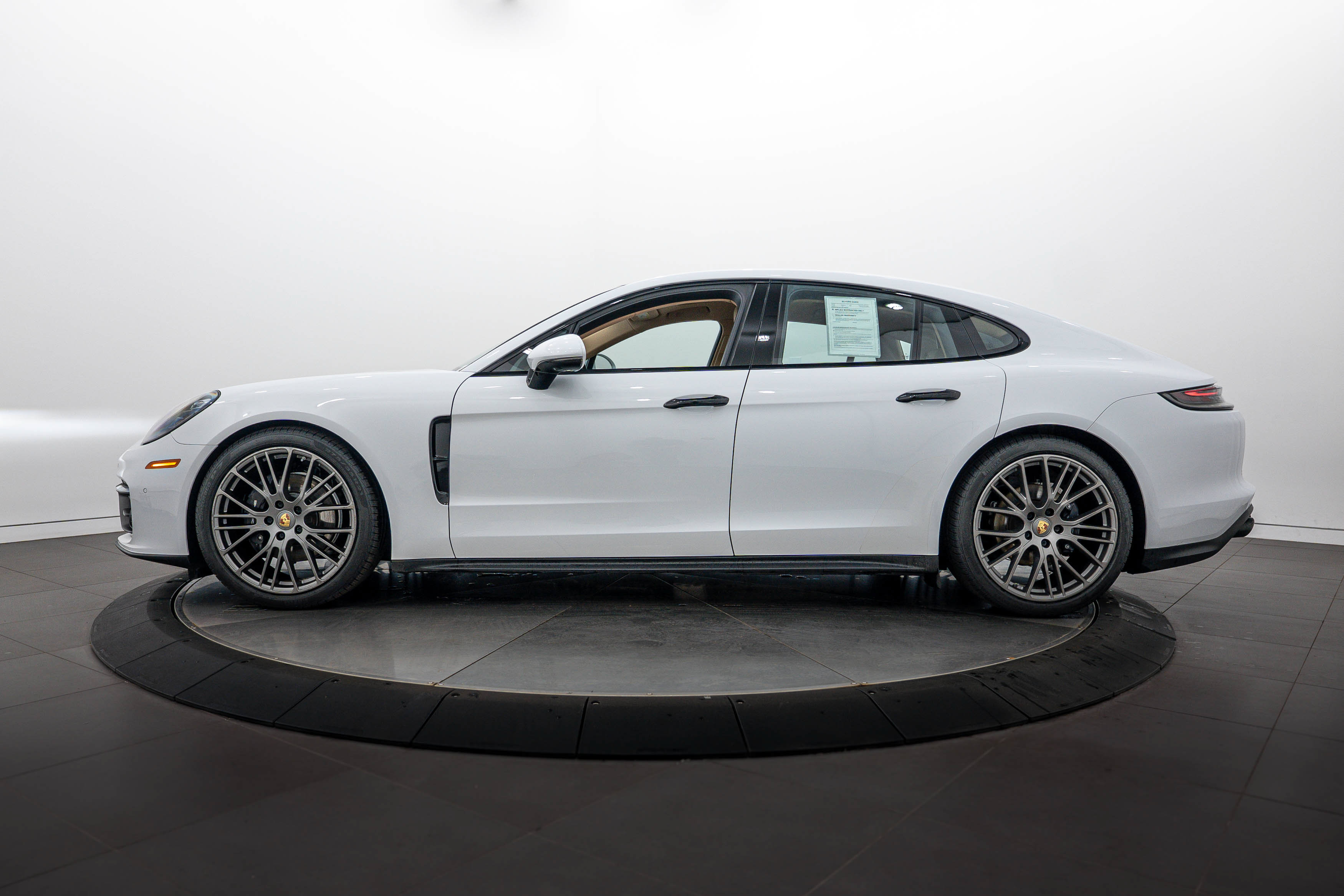 Certified 2022 Porsche Panamera 4 Platinum Edition AWD/4WD image 2