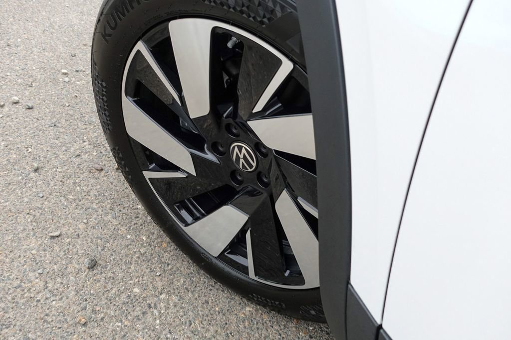 New 2026 Volkswagen Atlas Cross Sport SEL image 13