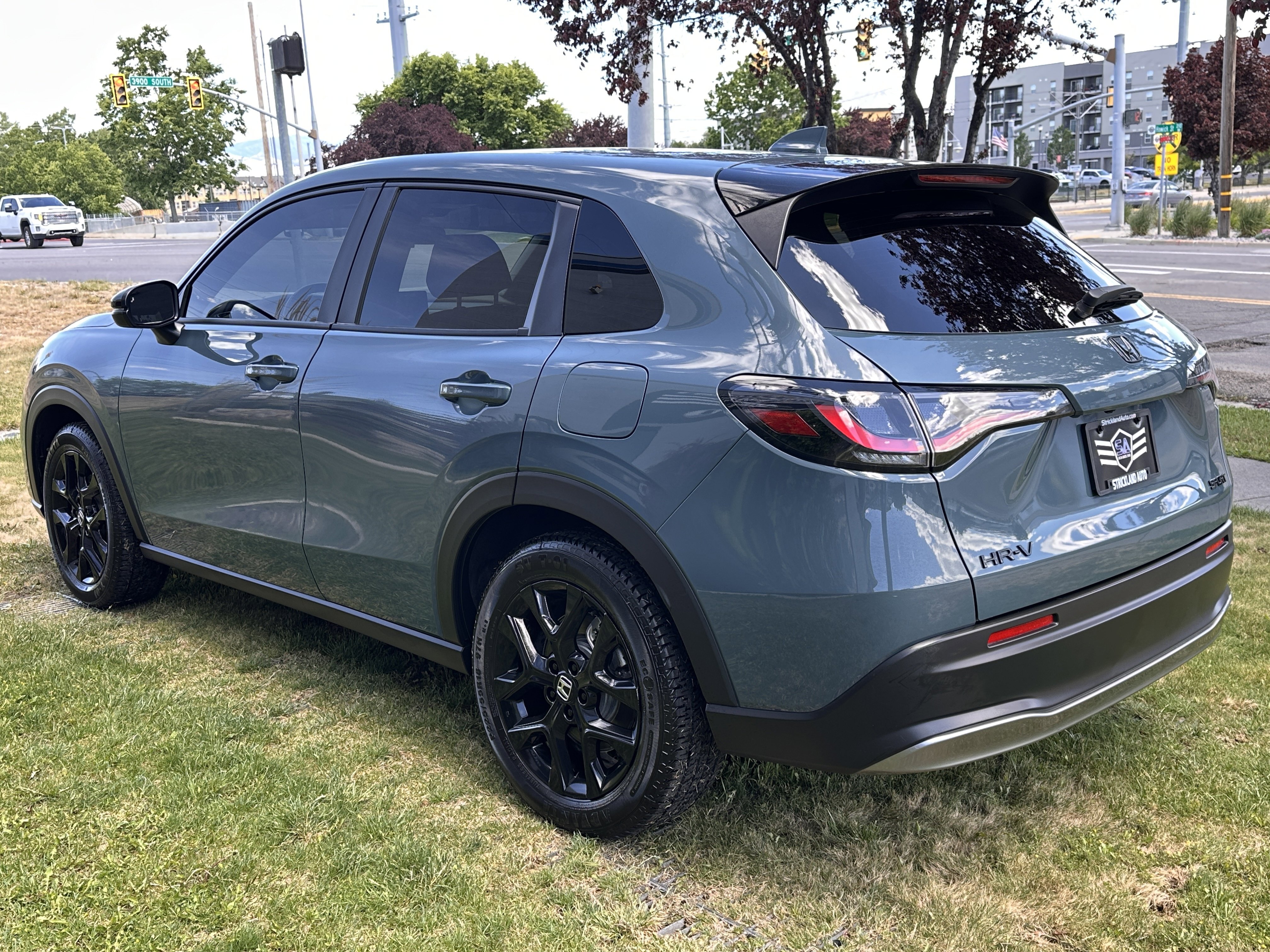 Used 2023 Honda HR-V Sport image 9