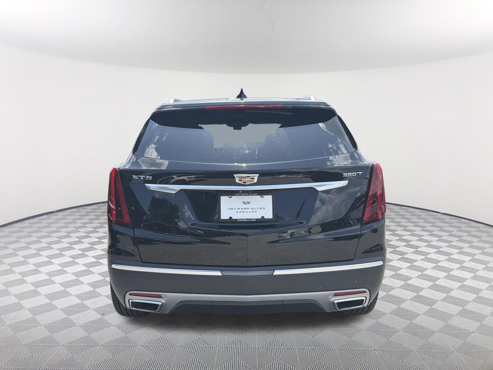 Certified 2022 Cadillac XT5 Premium Luxury w/ Platinum Package FWD image 5